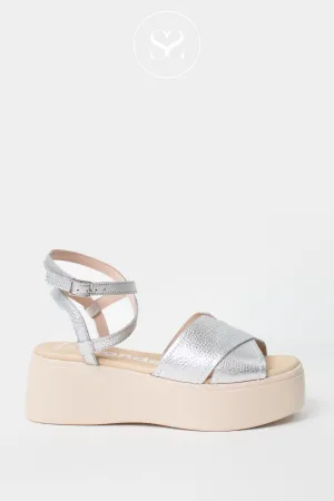 WONDERS A-3712 SILVER LEATHER CHUNKY PLATFORM SANDALS